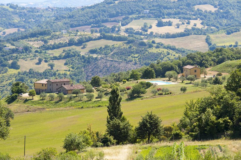 Agriturismo Tenuta Di Biscina エクステリア 写真