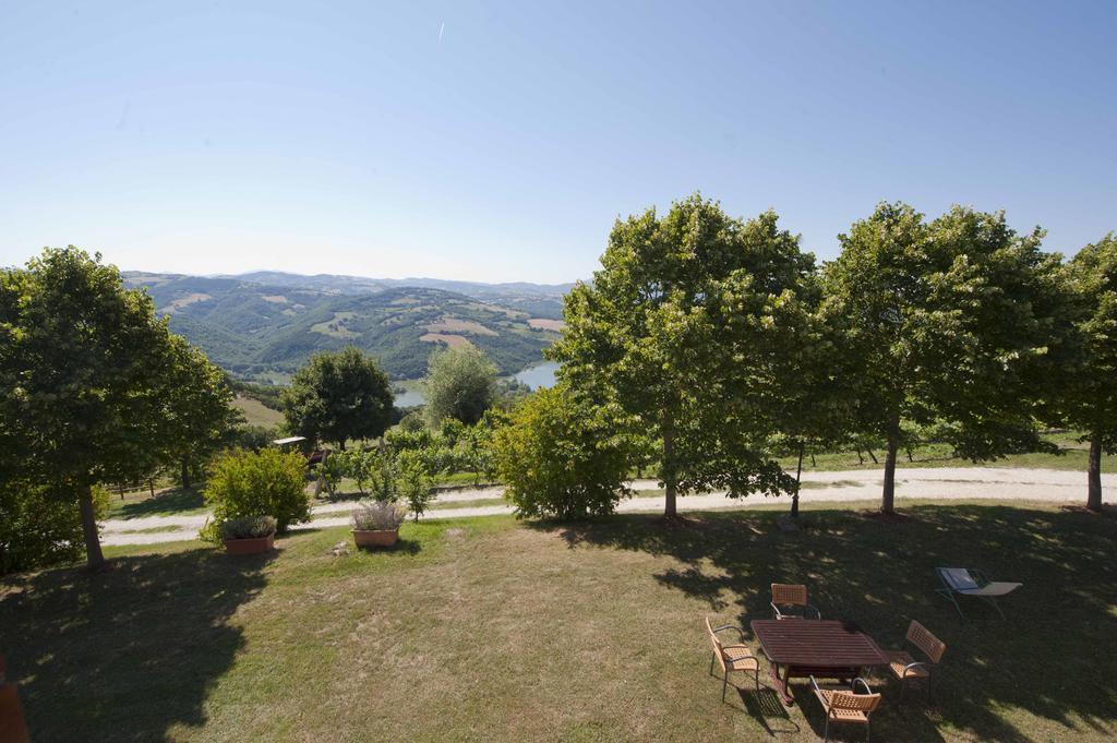 Agriturismo Tenuta Di Biscina エクステリア 写真