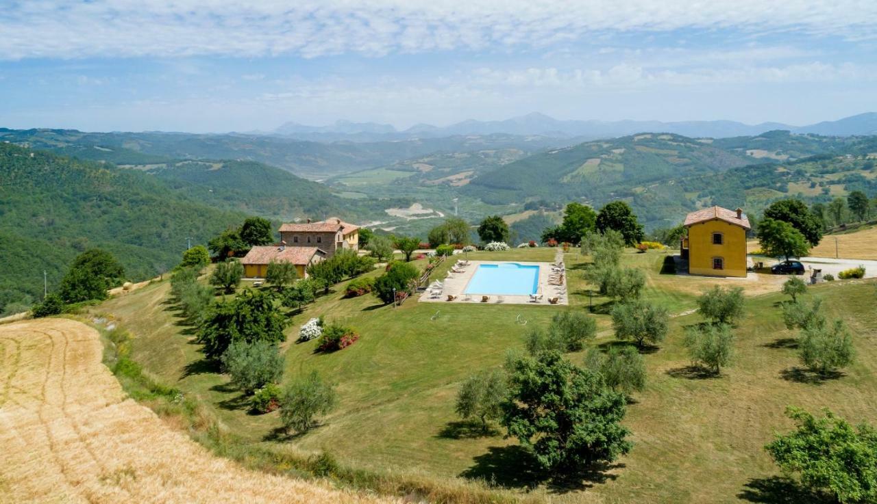Agriturismo Tenuta Di Biscina エクステリア 写真