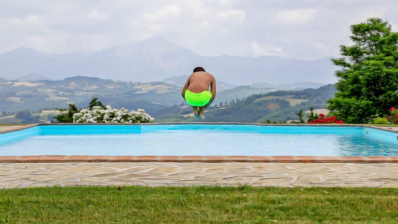 Agriturismo Tenuta Di Biscina エクステリア 写真